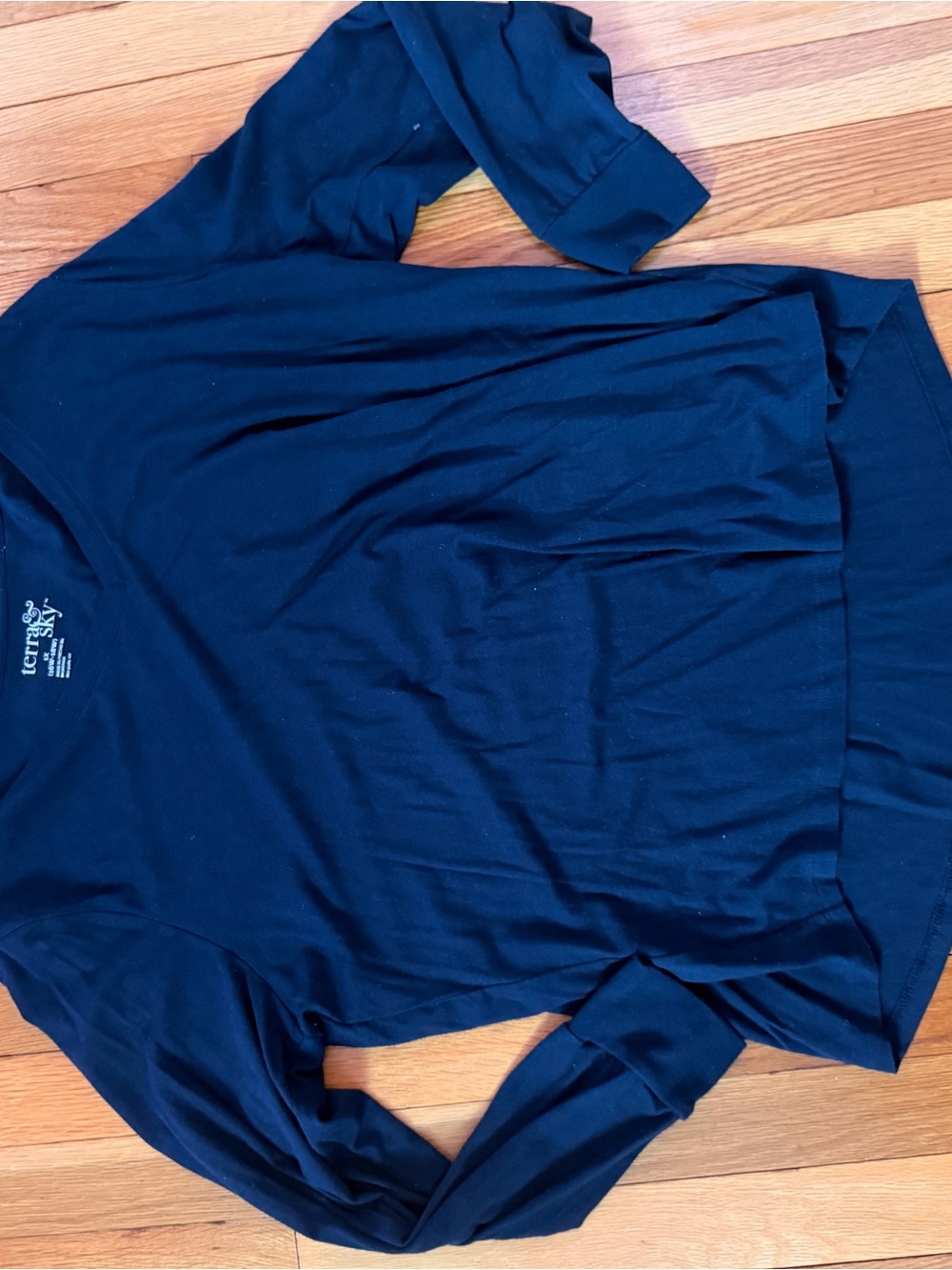 Terra & Sky Navy Long Sleeve Crewneck Top